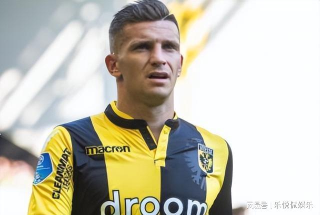 他以赛道为 他以赛道为