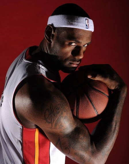 詹姆斯并非 詹姆斯并非